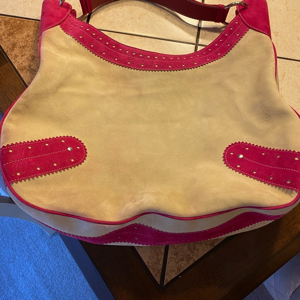 Burberry Cream and Pink Suede Hobo - Picture 3 of 10